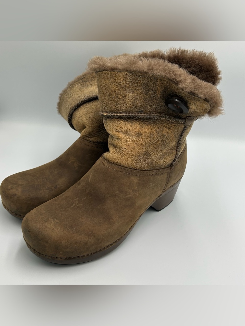 Dansko Stormy Leather Boots Shearling Lined Cuffs Size 38 Women’s